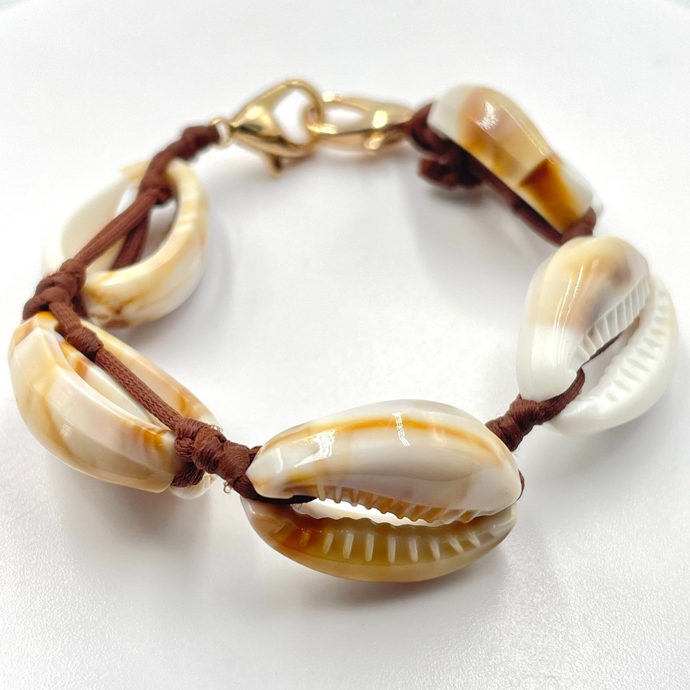 Vintage Y2K Boho Cowrie Shell Macrame Cord Beach Bracelet Gold Tone Lobster